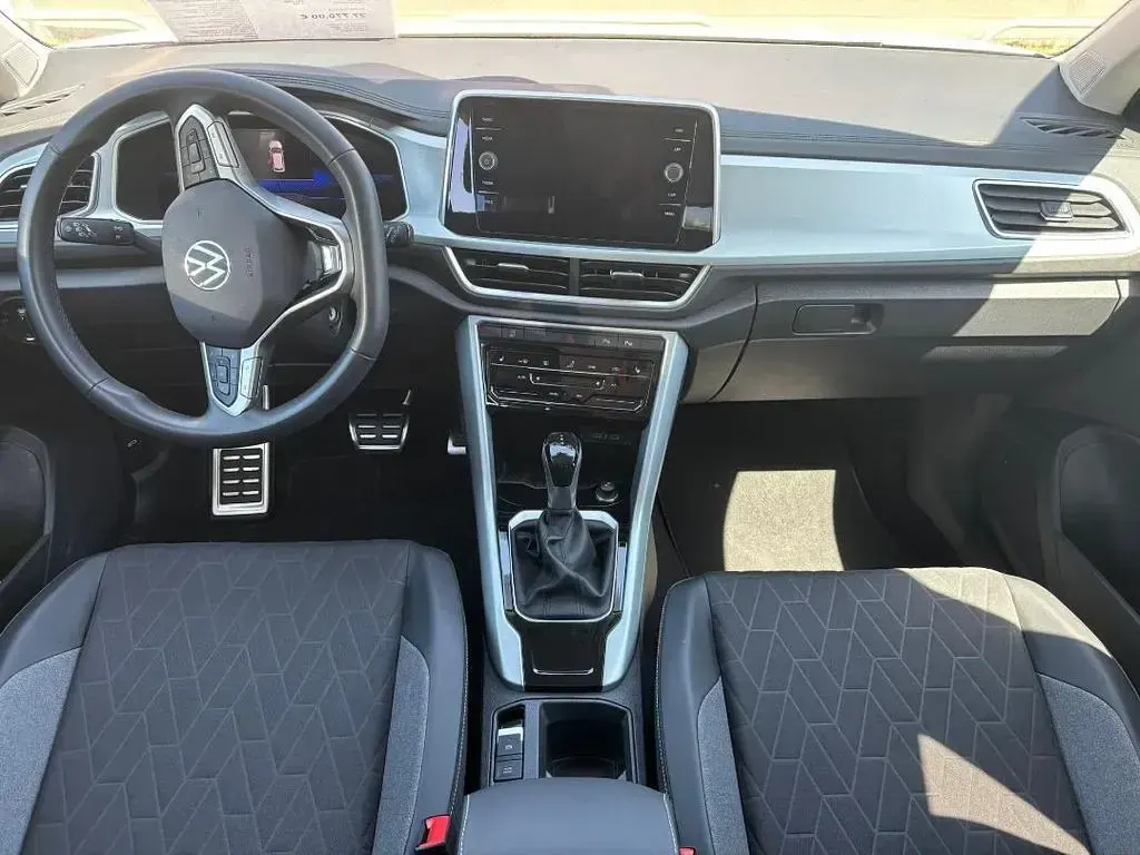 Gebraucht VW T-Roc Life 150 PS (110 kW) 2025 Pure white SUV