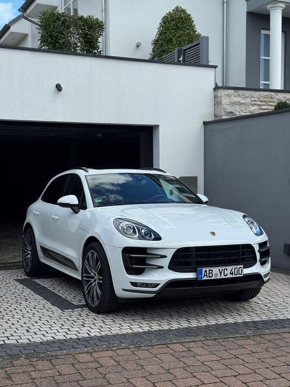 Weiß Gebraucht 2015 Porsche Macan Turbo Chrono SUV | 49.900 € - Bild 1/4