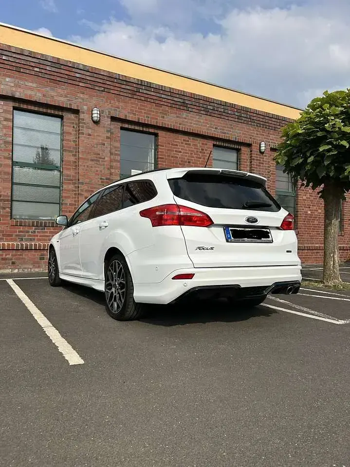 Gebraucht Ford Focus ST-Line 150 PS (110 kW) 2018 Weiß Kombi