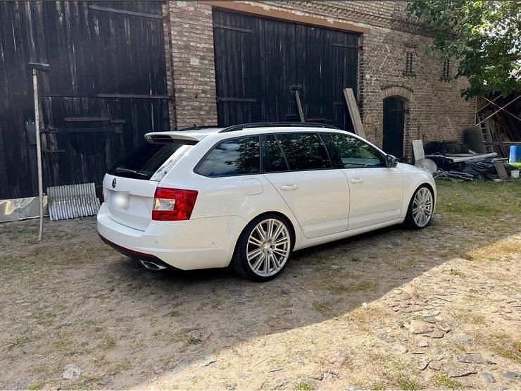 Gebraucht Skoda Octavia RS 184 PS (135 kW) 2014 Weiß Kleinwagen