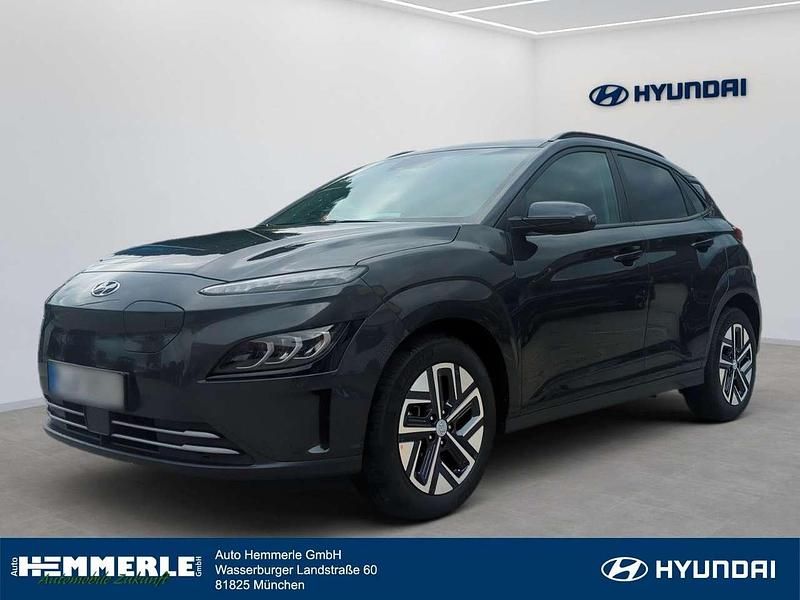 Dark knight / mic Gebraucht 2022 Hyundai Kona Trend SUV | 21.480 € (Fairer Preis) - Bild 1/4