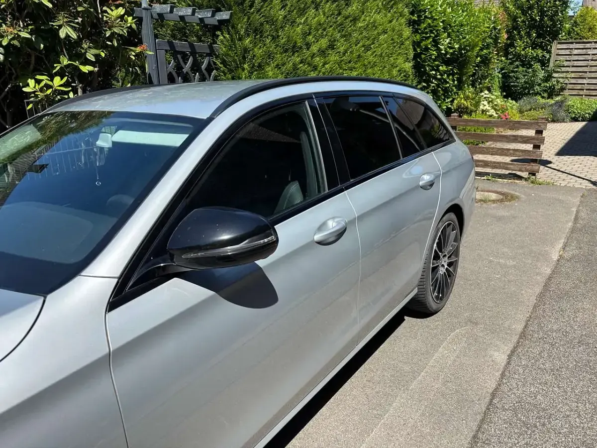 Gebraucht Mercedes E220 Avantgarde 194 PS (142 kW) 2019 Grau Kombi
