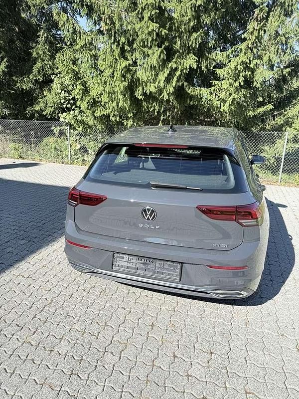 Grau Gebraucht 2020 VW Golf VII Style Limousine | 20.900 € (Etwas zu teuer) - Bild 1/4