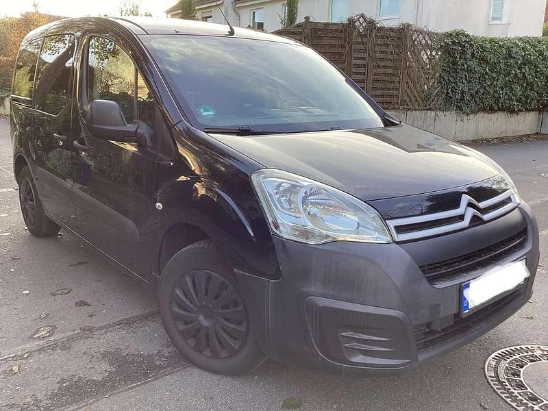 Schwarz Gebraucht 2017 Citroën Berlingo Attraction Van / Kleinbus | 4.000 € (Superpreis) - Bild 1/3