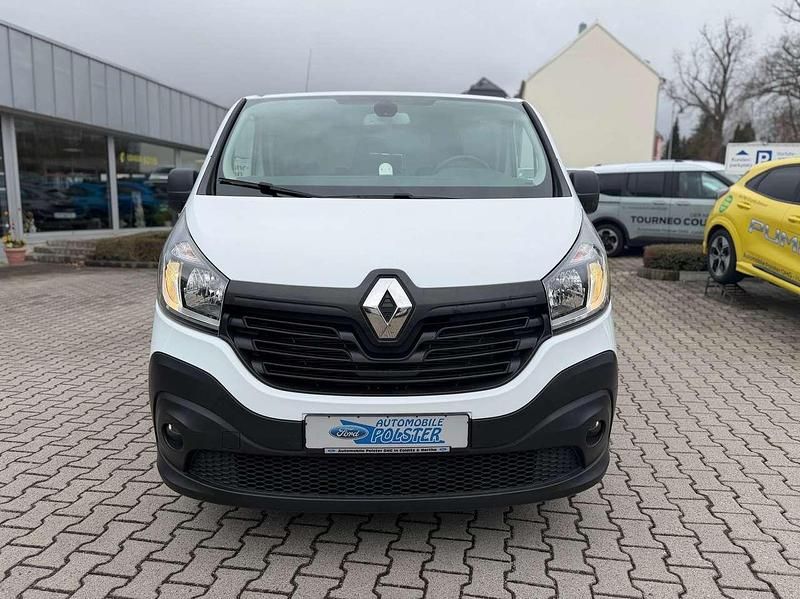 Gebraucht Renault Trafic 116 PS (85 kW) 2016 Gletscherweiss Van / Kleinbus