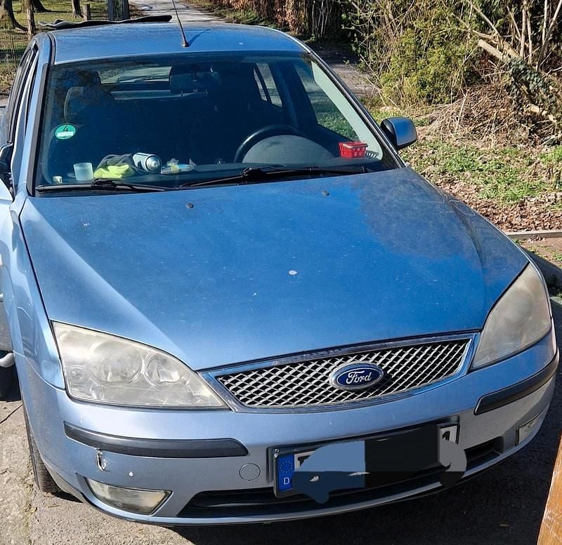 Gebraucht Ford Mondeo 125 PS (91 kW) 2004 Blau Limousine