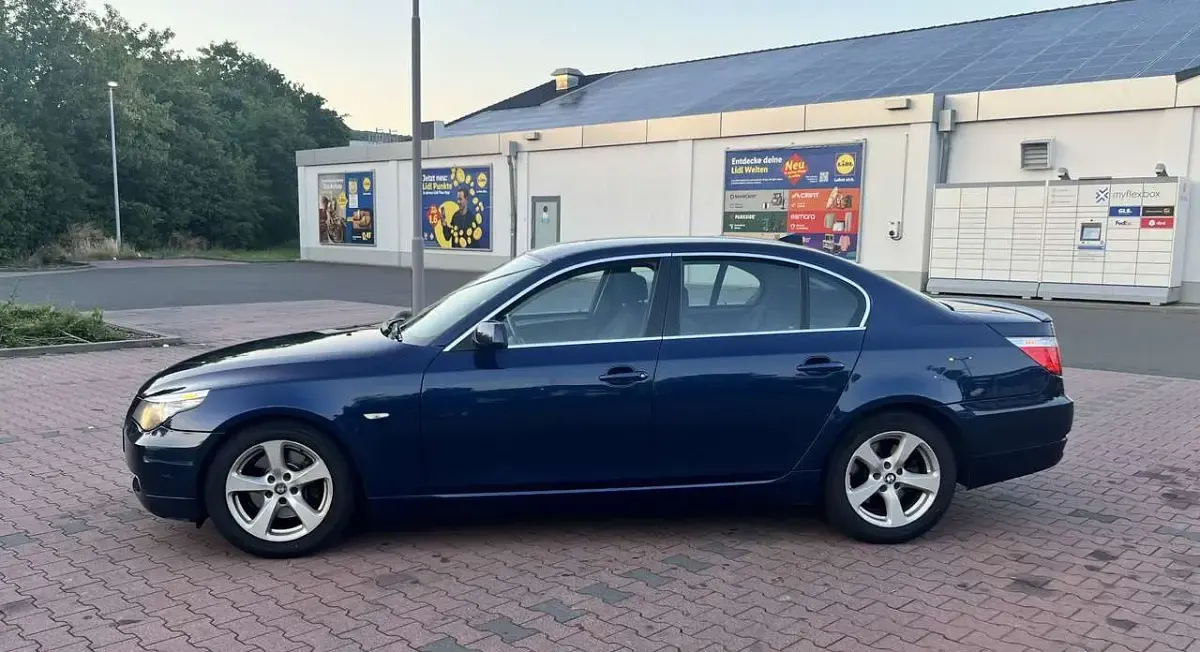 Gebraucht BMW 520 177 PS (130 kW) 2009 Blau Limousine
