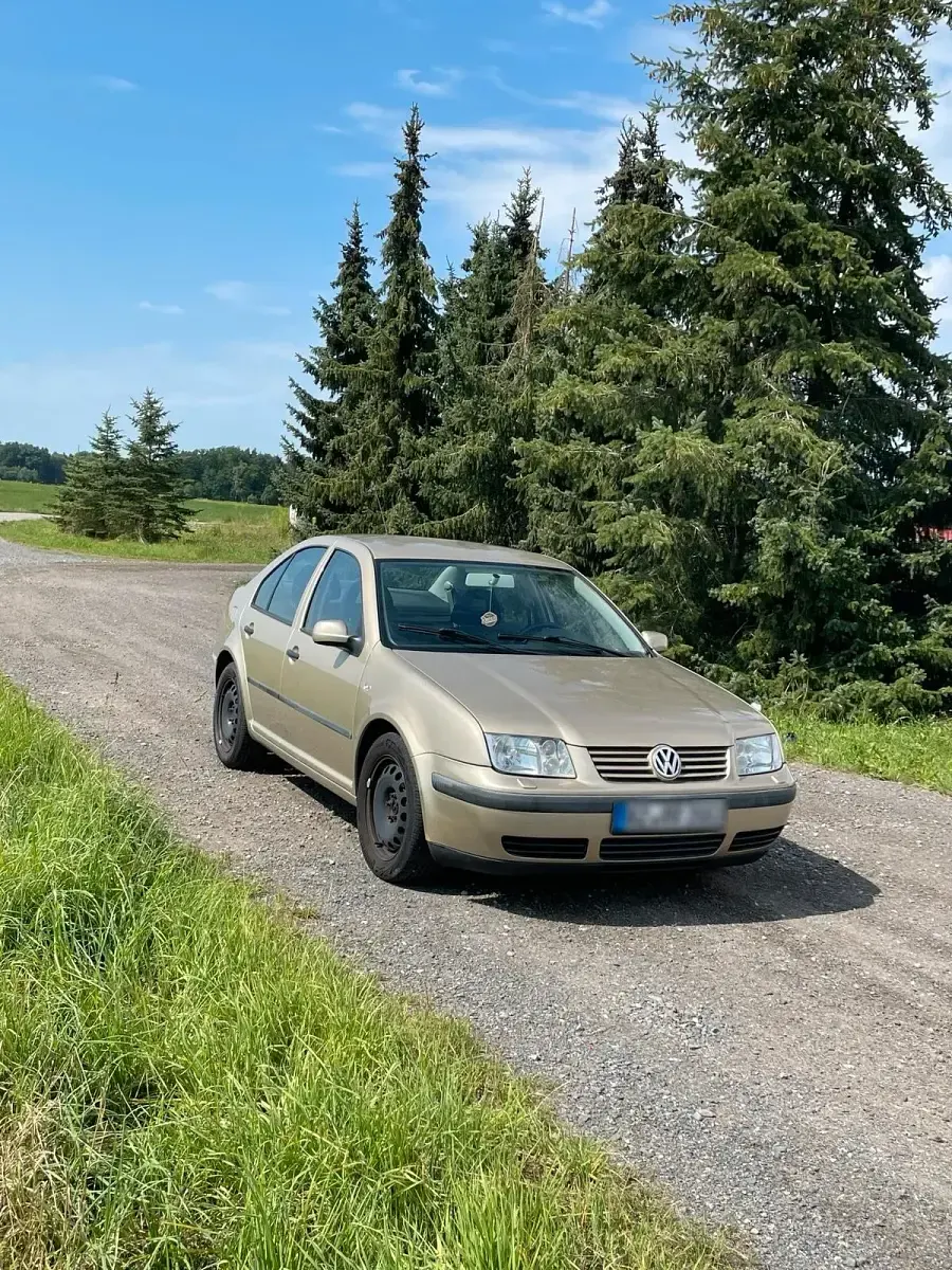 Gebraucht VW Bora 105 PS (77 kW) 2000 Gold Limousine