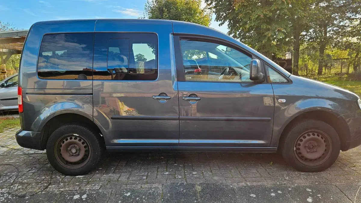 Second-hand VW Caddy Life 105 CP (77 kW) 2009 Gri Monovolum
