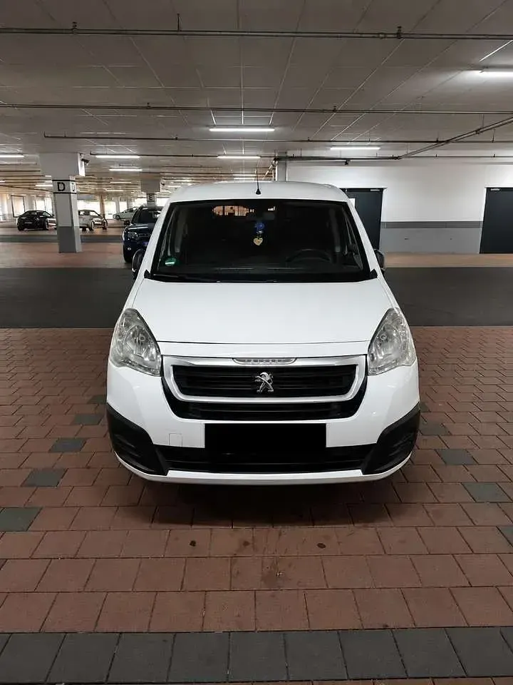Gebraucht Peugeot TePee Active 98 PS (72 kW) 2017 Kombi