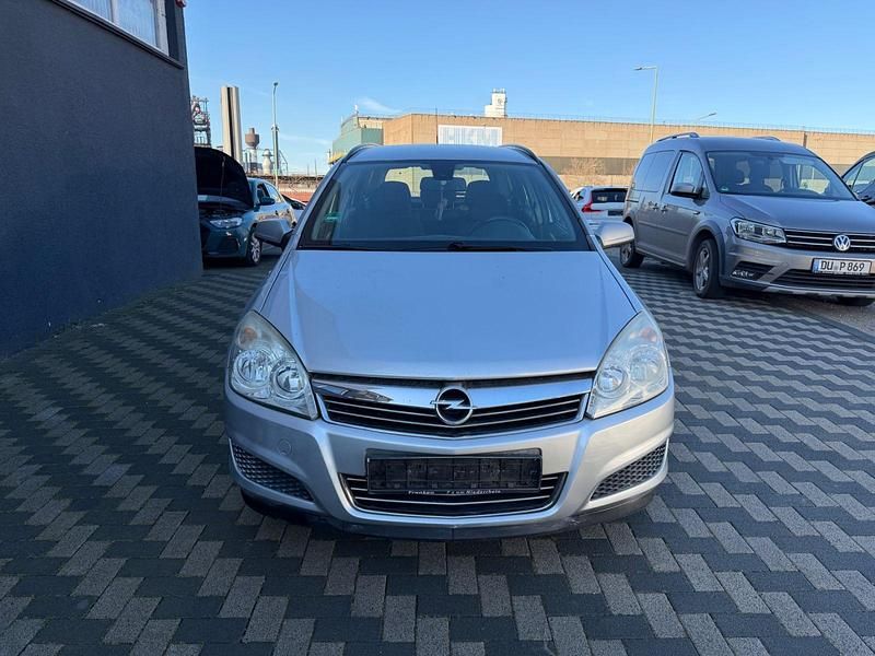 Gebraucht Opel Astra Edition 101 PS (74 kW) 2007 Starsilber iii m2 Kombi