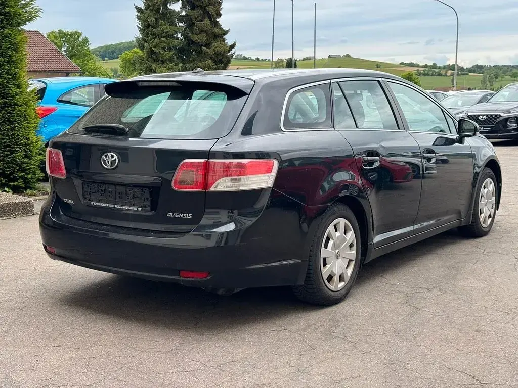 Gebraucht Toyota Avensis 132 PS (97 kW) 2009 Schwarz Kombi