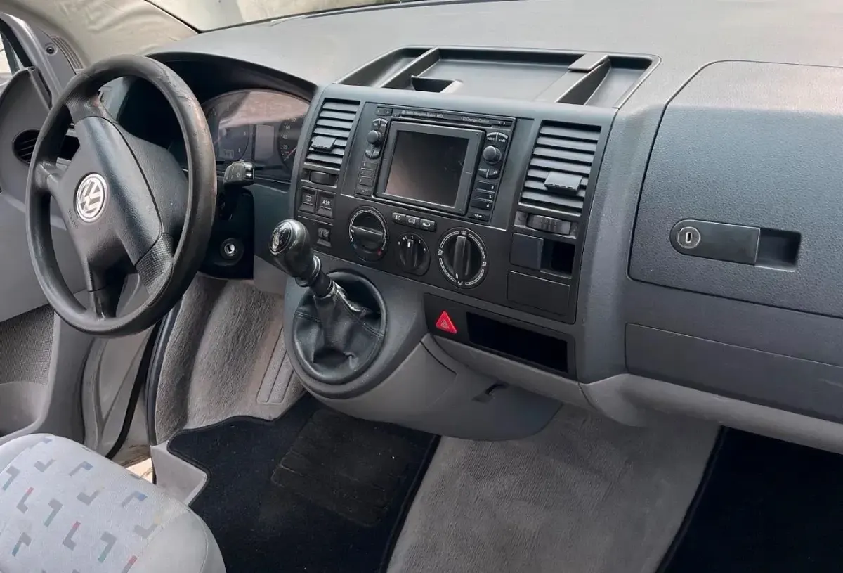 Gebraucht VW Caravelle 131 PS (96 kW) 2005 Silber Van
