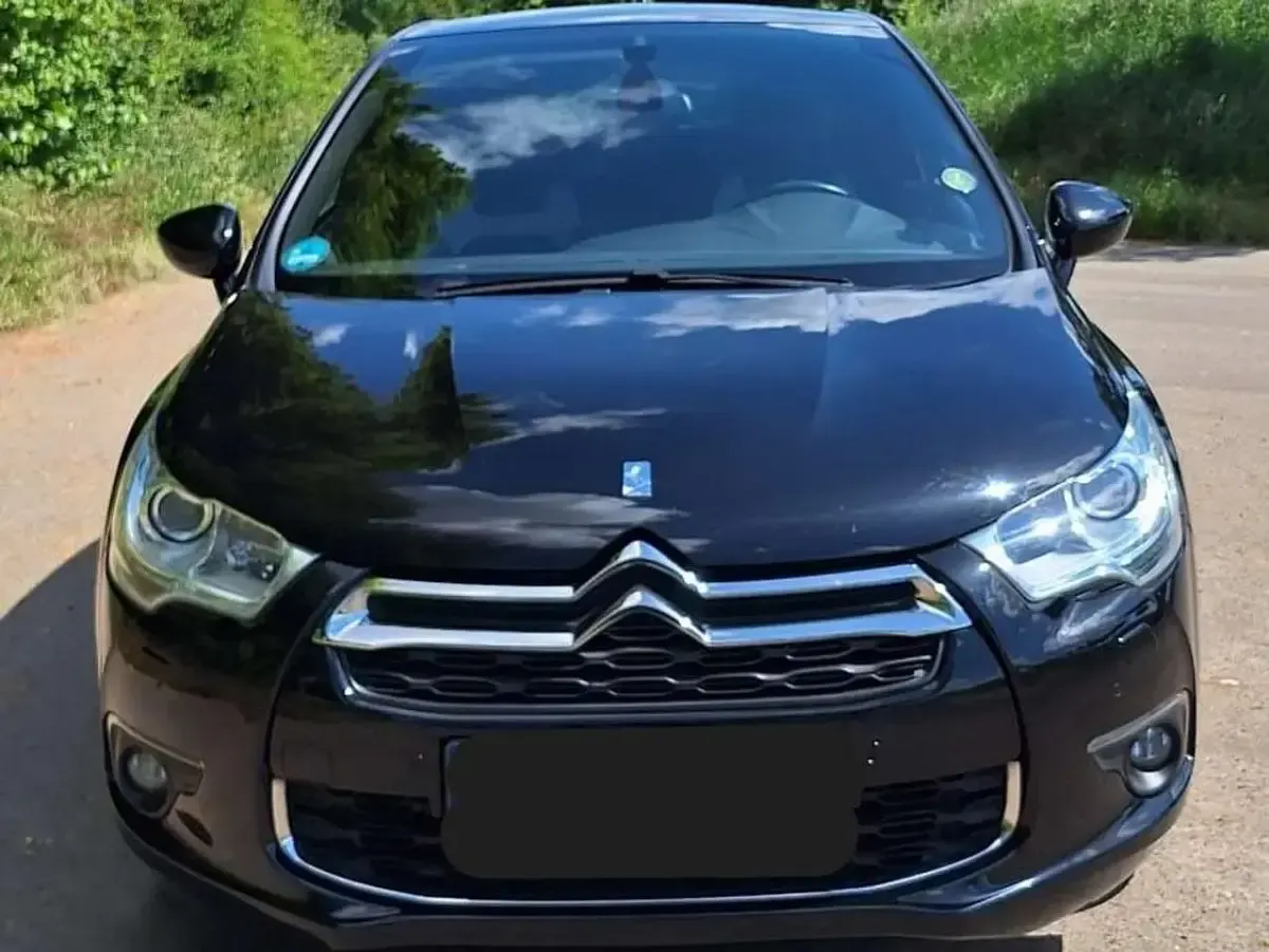 Gebraucht Citroën DS4 PureTech 131 PS (96 kW) 2015 Schwarz Kleinwagen