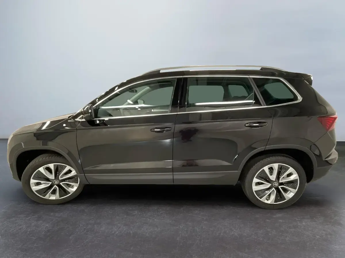 Neu Skoda Karoq Selection 150 PS (110 kW) 2026 1z  black magic met. SUV