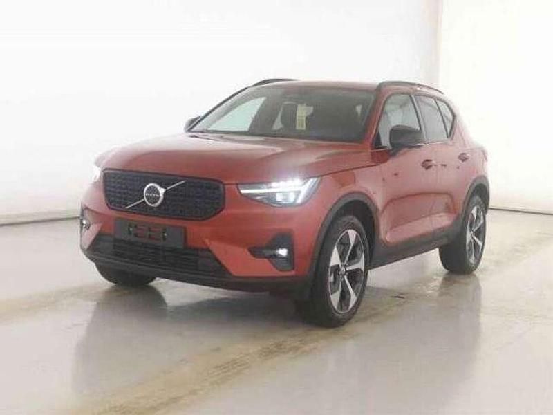Rot Gebraucht 2025 Volvo XC40 Plus SUV | 40.890 € (Fairer Preis) - Bild 1/4