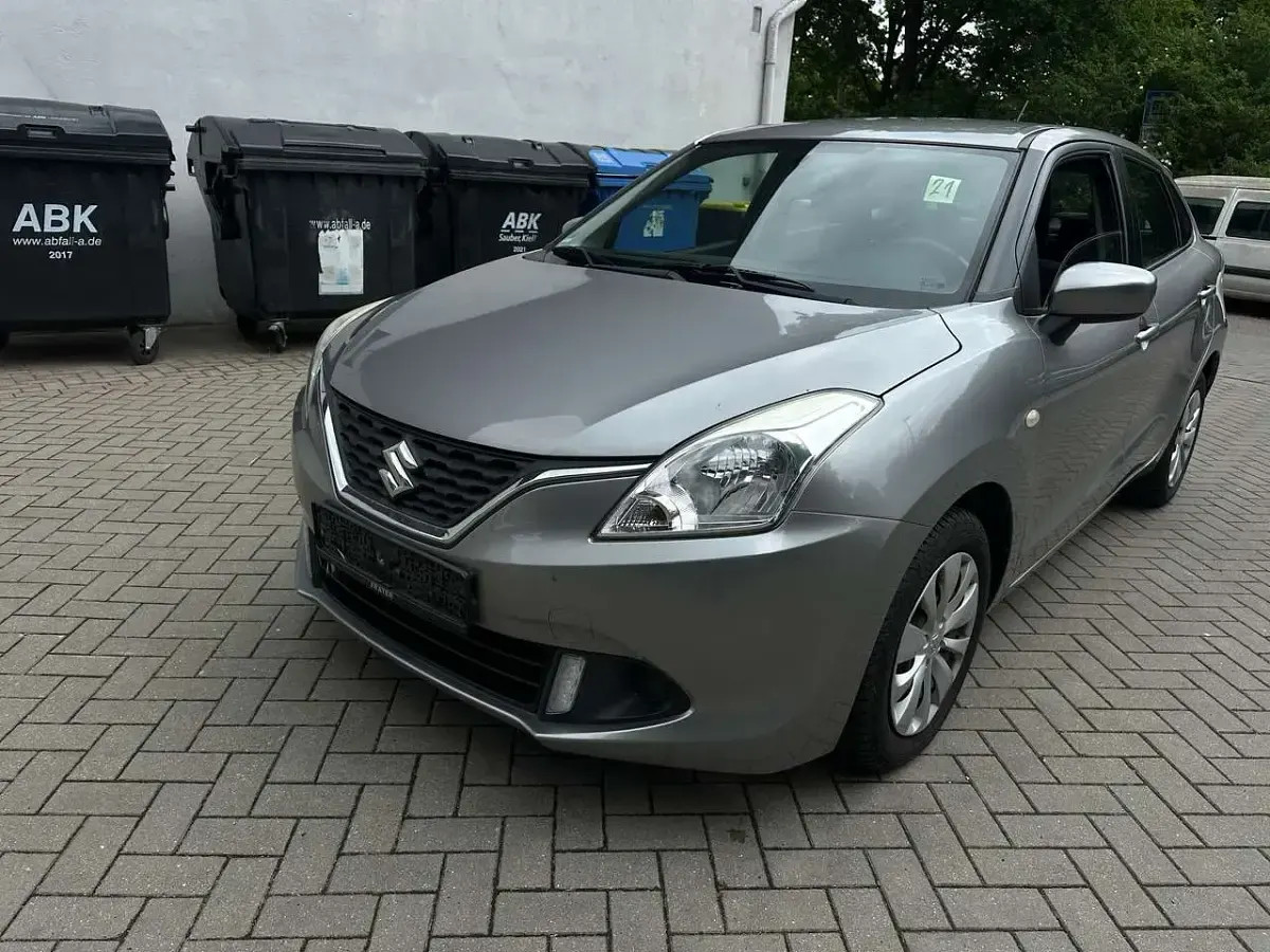 Gebraucht Suzuki Baleno Basic 90 PS (66 kW) 2018 Grau Kleinwagen