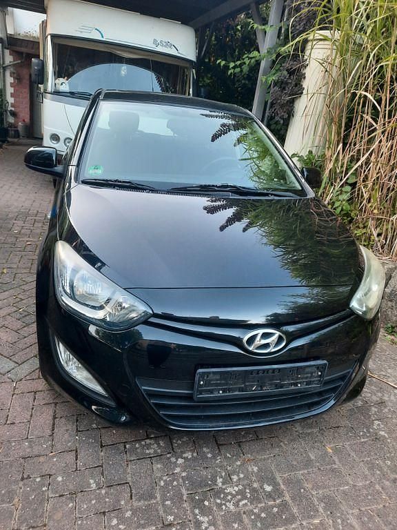 Schwarz Gebraucht 2014 Hyundai i20 Trend Kleinwagen | 6.350 € (Superpreis) - Bild 1/4