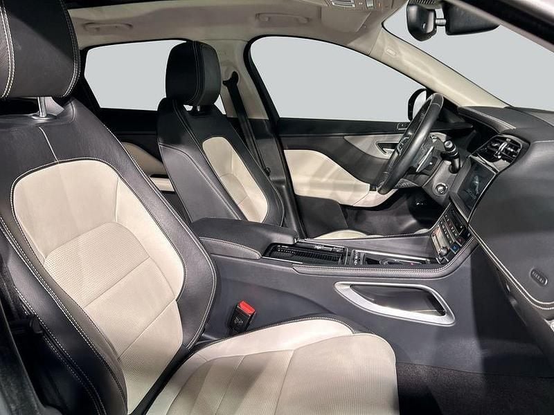 Gebraucht Jaguar F-Pace R-Sport 300 PS (220 kW) 2019 Caesium blue metallic SUV