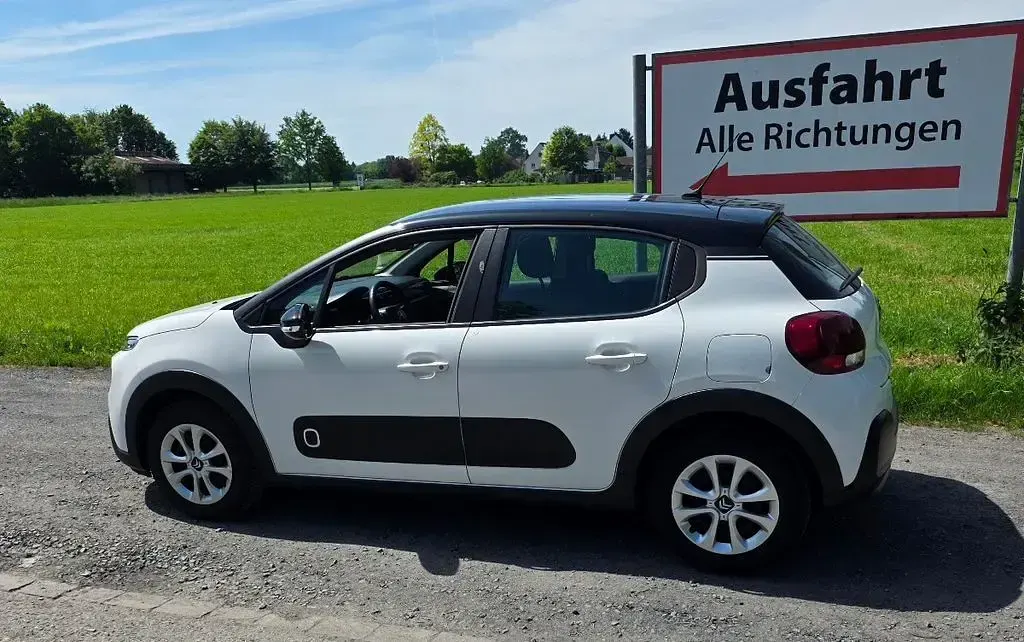 Gebraucht Citroën C3 Feel 83 PS (61 kW) 2019 Weiß Kleinwagen