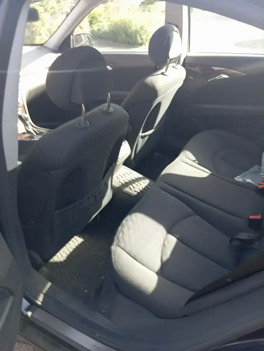 Gebraucht Mercedes E220 150 PS (110 kW) 2003 Blau Limousine