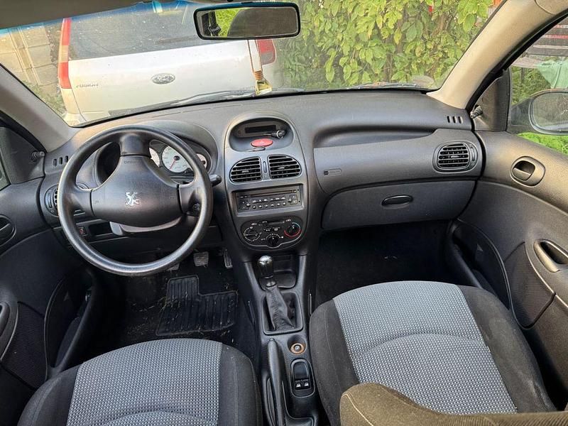Schwarz Gebraucht 2003 Peugeot 206 Limousine | 1.000 € (Guter Preis) - Bild 1/2