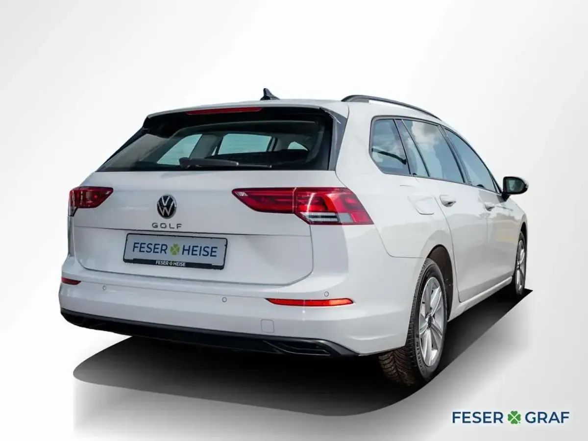 Gebraucht VW Golf VIII Life 150 PS (110 kW) 2023 Pure white Kombi