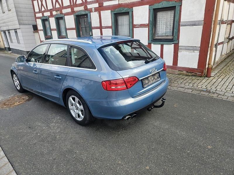 Gebraucht Audi A4 Ambiente 160 PS (117 kW) 2008 Blau Kombi