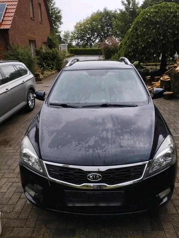 Schwarz Gebraucht 2010 Kia Ceed 2 Kombi | 3.700 € (Guter Preis) - Bild 1/4