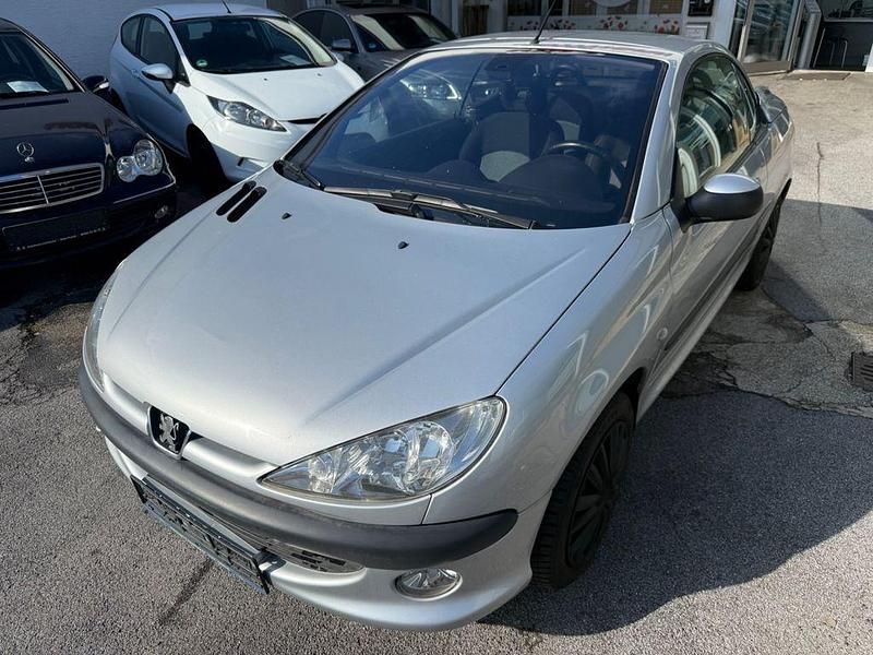 Silber Gebraucht 2002 Peugeot 206 CC Cabrio | 2.100 € (Etwas zu teuer) - Bild 1/4