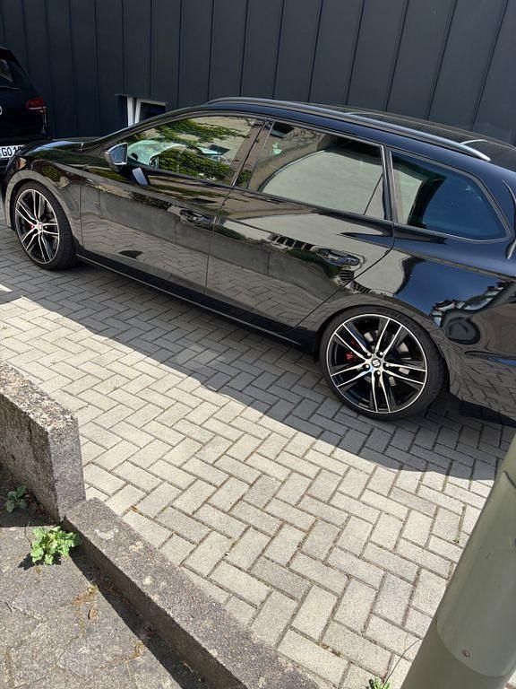 Schwarz Gebraucht 2018 Cupra Leon Limousine | 17.000 € (Fairer Preis) - Bild 1/4