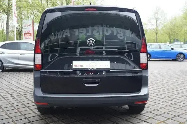Używany VW Caddy Basis 75 KM (55 kW) 2021 Czarny Minivan