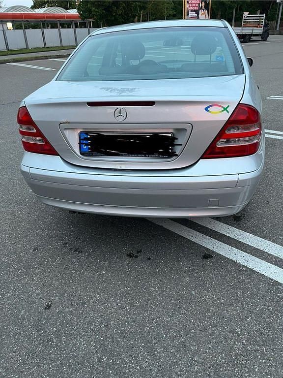 Gebraucht Mercedes C180 Classic 143 PS (105 kW) 2002 Silber Limousine