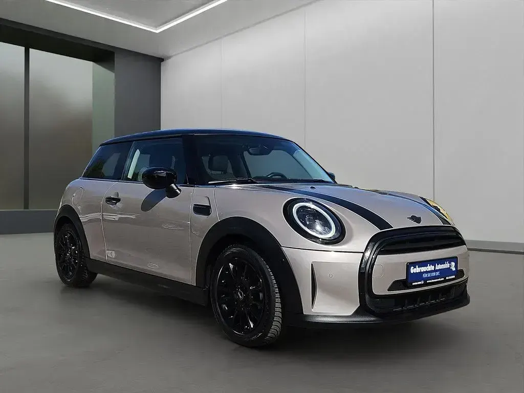 Używany Mini Cooper Classic 136 KM (100 kW) 2021 Szary Hatchback