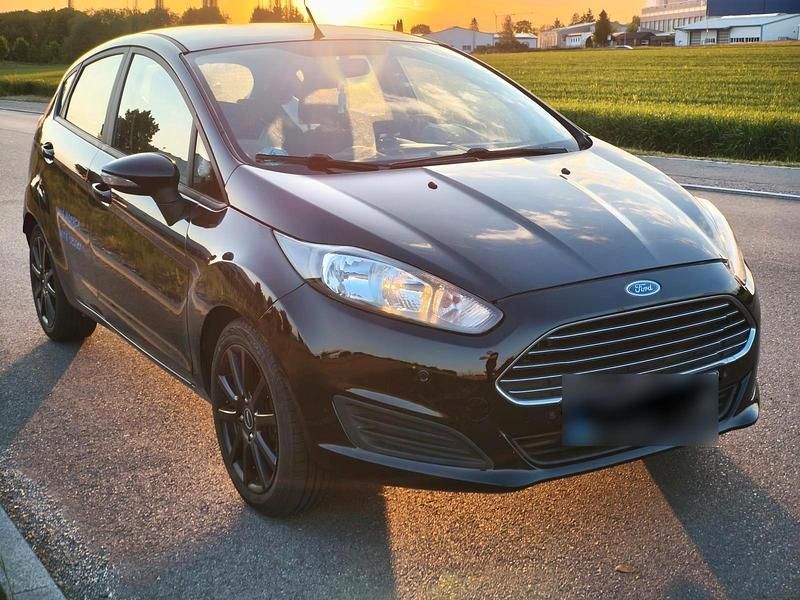 Gebraucht Ford Fiesta 95 PS (69 kW) 2014 Schwarz Kleinwagen