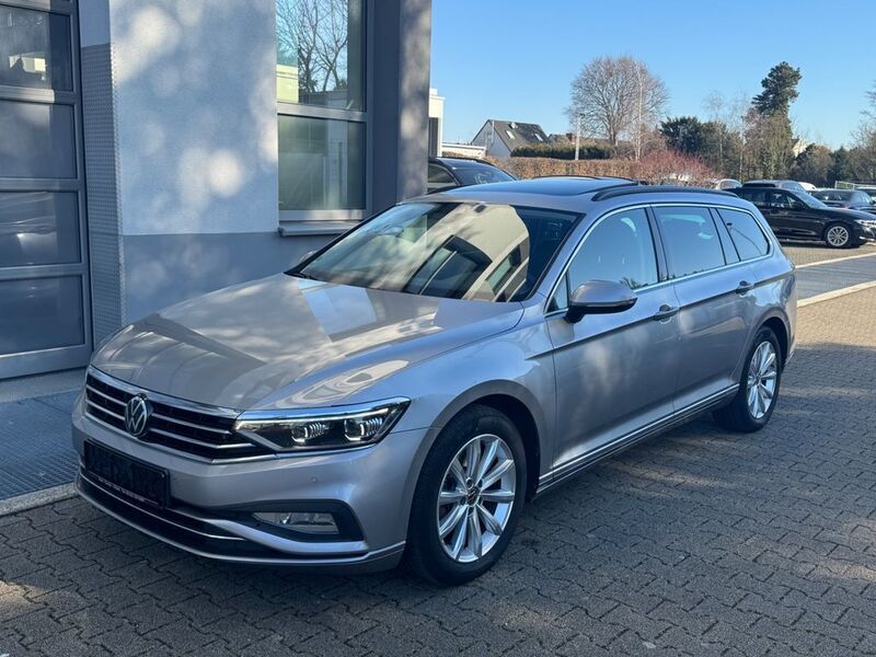 Silber Gebraucht 2022 VW Passat Business Kombi | 18.990 € (Fairer Preis) - Bild 1/4