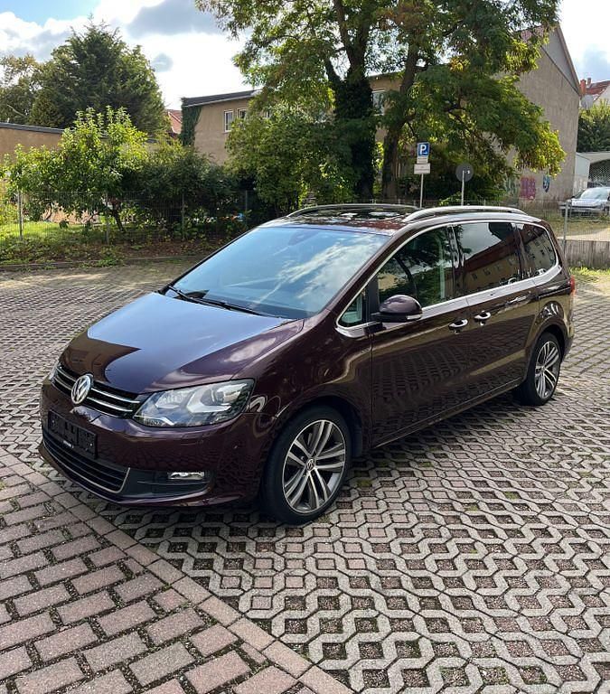 Rot Gebraucht 2015 VW Sharan Beach Van / Kleinbus | 16.800 € (Guter Preis) - Bild 1/4