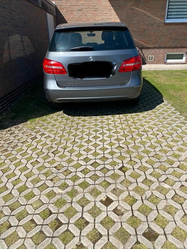 Gebraucht Mercedes B180 122 PS (89 kW) 2013 Grau Van / Kleinbus