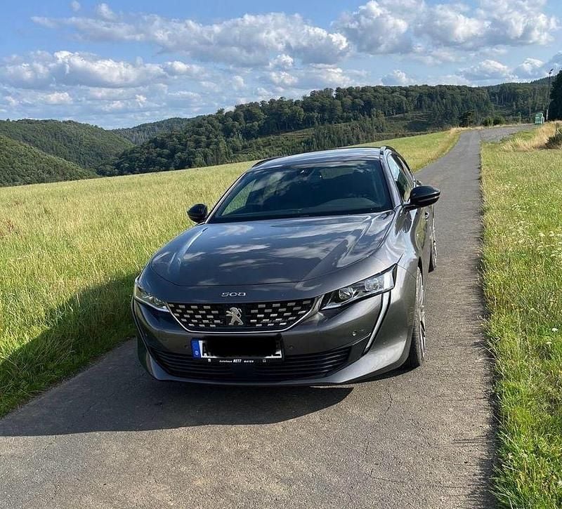 Grau Gebraucht 2021 Peugeot 508 GT Kombi | 25.500 € (Teuer) - Bild 1/4