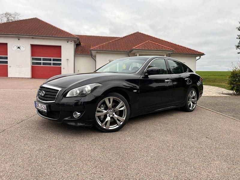 Schwarz Gebraucht 2012 Infiniti M30 Coupé | 5.000 € - Bild 1/4