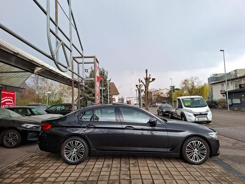 Gebraucht BMW 520 Sport Line 190 PS (139 kW) 2018 Grau Limousine