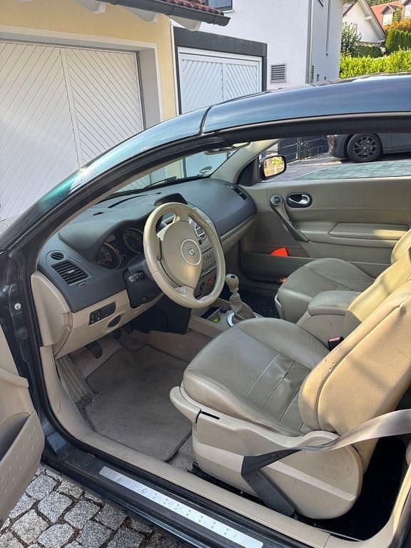 Grün Gebraucht 2006 Renault Mégane Cabriolet Dynamique Cabrio | 1.500 € (Superpreis) - Bild 1/4