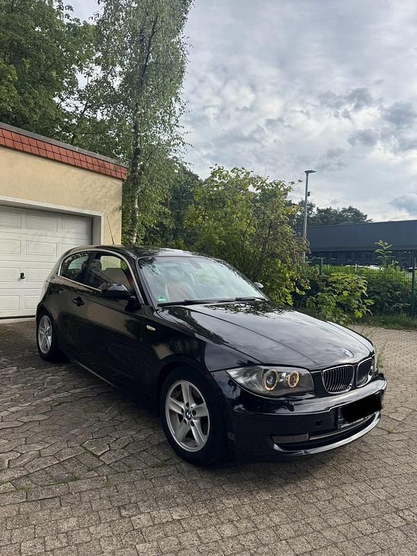 Schwarz Gebraucht 2009 BMW 120 Kleinwagen | 4.500 € (Superpreis) - Bild 1/4