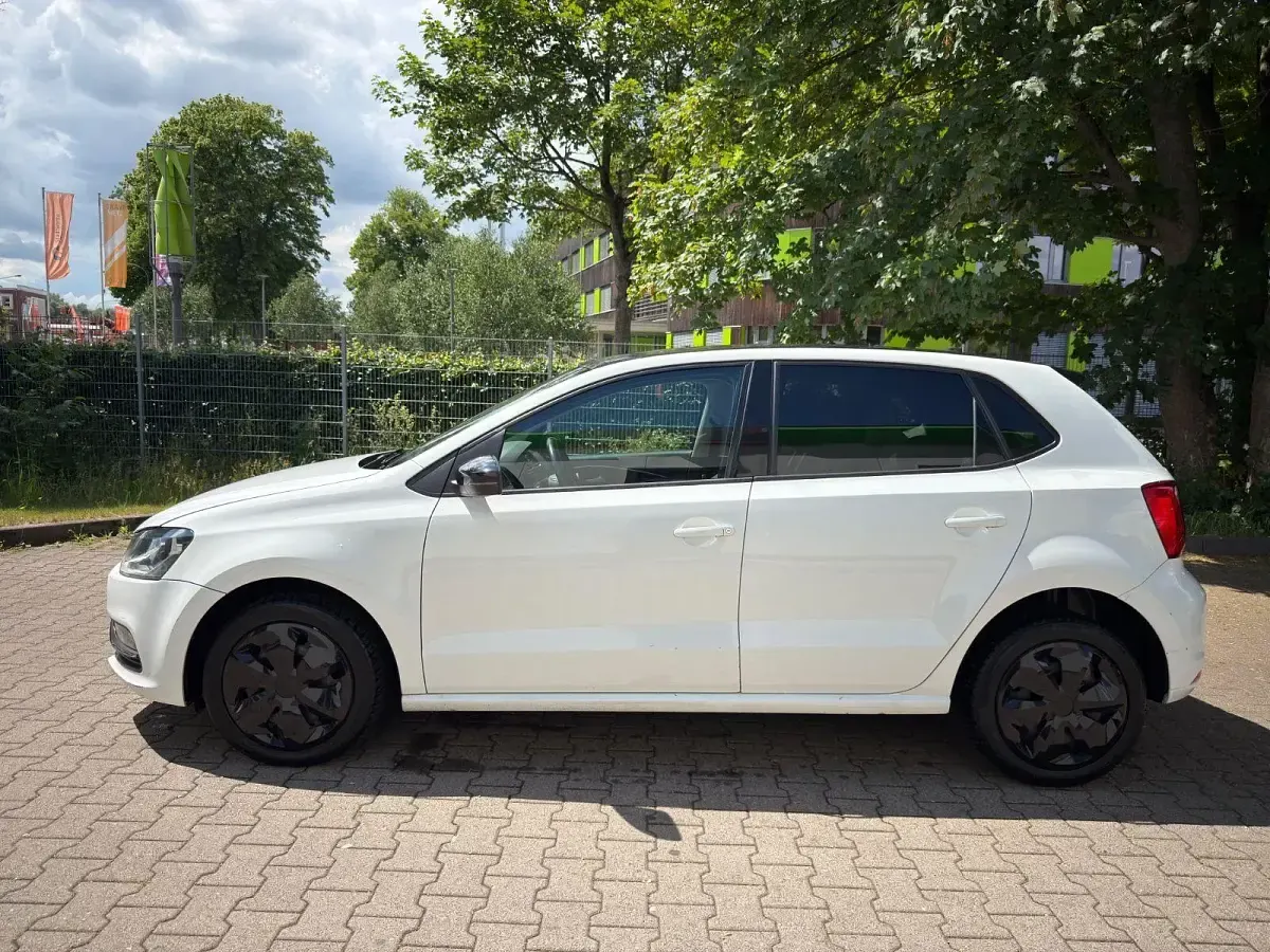 Gebraucht VW Polo 90 PS (66 kW) 2016 Weiß Kleinwagen