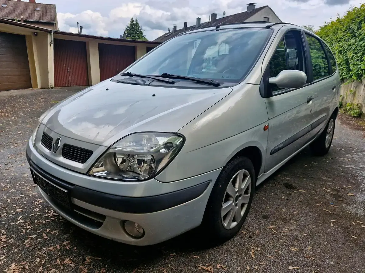 Gebraucht Renault Scénic 107 PS (78 kW) 2000 Silber Van / Kleinbus