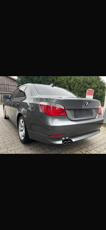 Gebraucht BMW 523 177 PS (130 kW) 2005 Grau Limousine