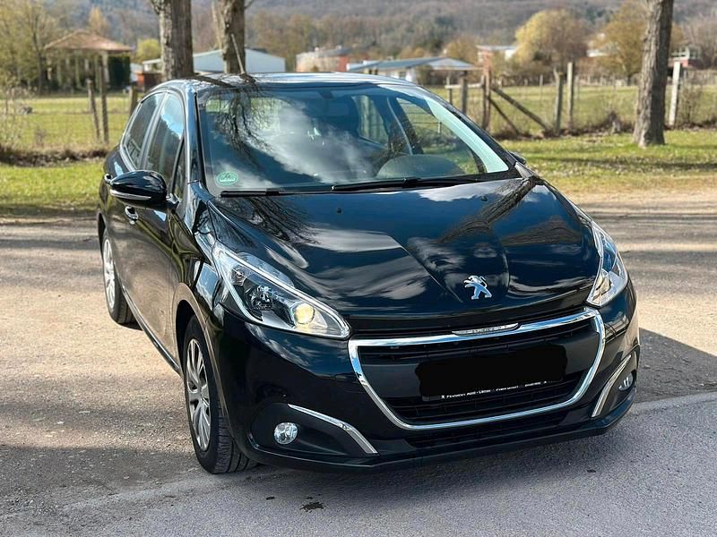 Gebraucht Peugeot 208 83 PS (61 kW) 2019 Schwarz Kleinwagen