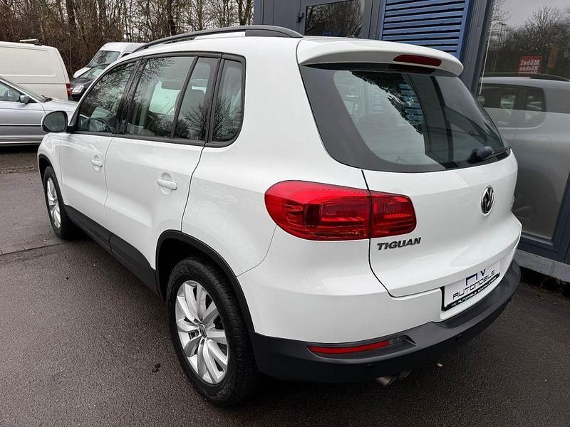 Gebraucht VW Tiguan Trendline 125 PS (91 kW) 2016 Weiß SUV