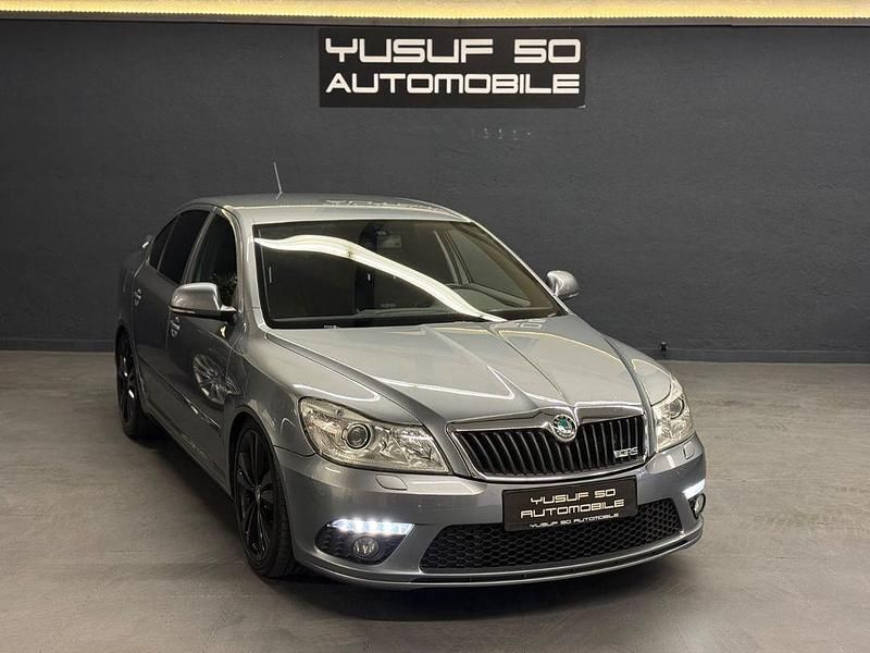 Grau Gebraucht 2012 Skoda Octavia vRS Limousine | 9.500 € (Etwas zu teuer) - Bild 1/4