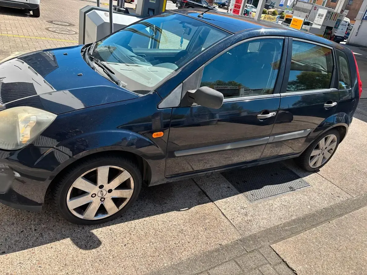 Usata Ford Fiesta 2007 Blu Utilitaria
